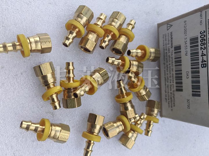 软管接头06系列美制37度直接头30682-4-4B