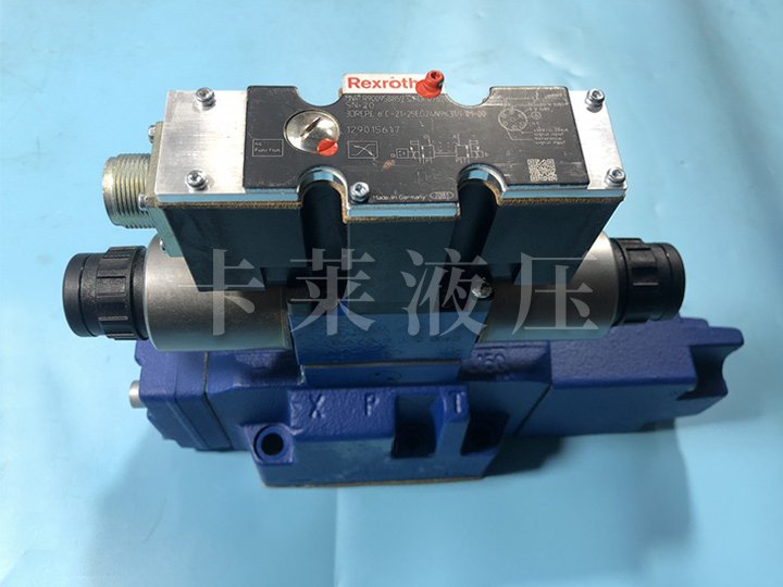 比例方向阀R900757605 4WRZE16W8-150-7X/6EG24N9EK31/F1D3M