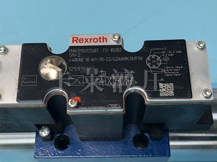 比例方向阀R900925687 4WRAE10W1-30-2X/G24N9K31/F1V