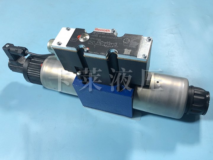 比例方向阀R900949806 4WREE10W50-2X/G24K31/F1V