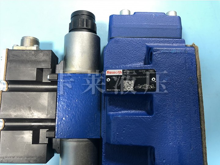 比例方向阀R901052181 4WRZE16W8-150-7X/6EG24N9EK31/F1M