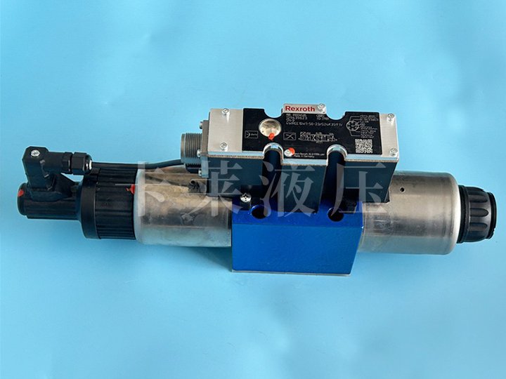 比例方向阀R900965185 4WREE10W1-50-2X/G24K31/F1V