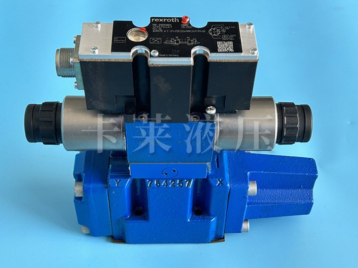 比例方向阀R900750556 4WRZE10W8-85-7X/6EG24N9EK31/F1D3M