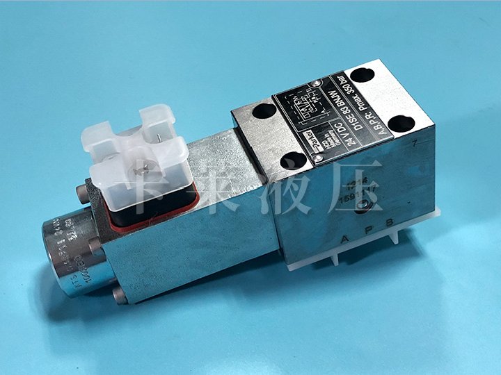方向控制阀D1SE83BNJW