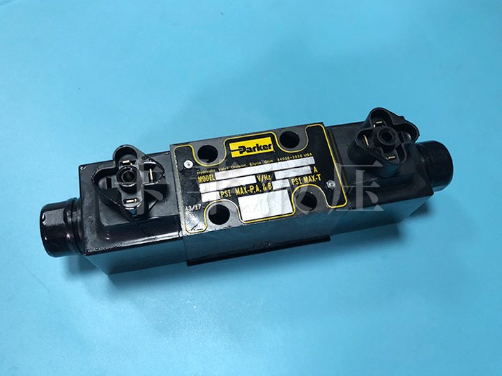 电磁换向阀D1VW004CNTWF